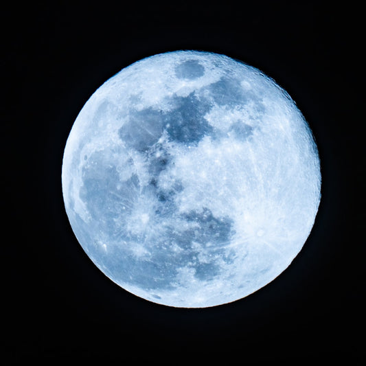 A Guide to Moon Journaling for Sacred Self Care